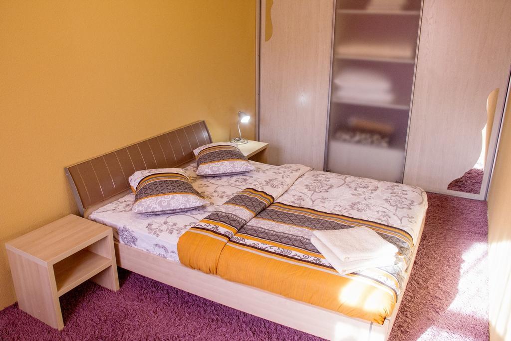 Kyiv Apartment In The City Center On Turgenevskaya Street 외부 사진