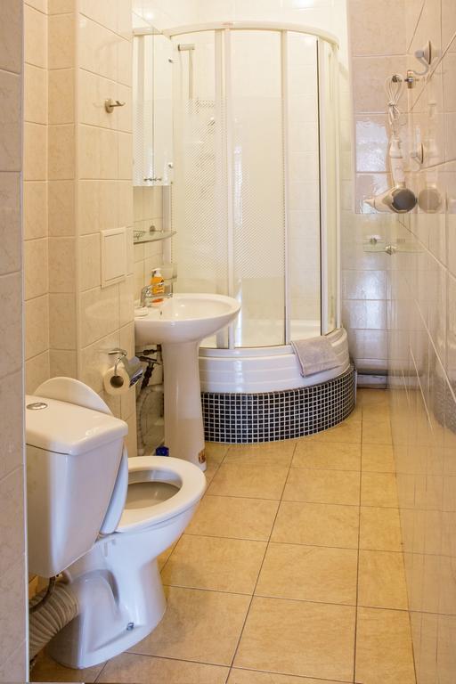 Kyiv Apartment In The City Center On Turgenevskaya Street 외부 사진
