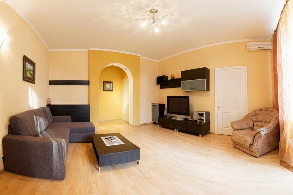 Kyiv Apartment In The City Center On Turgenevskaya Street 외부 사진